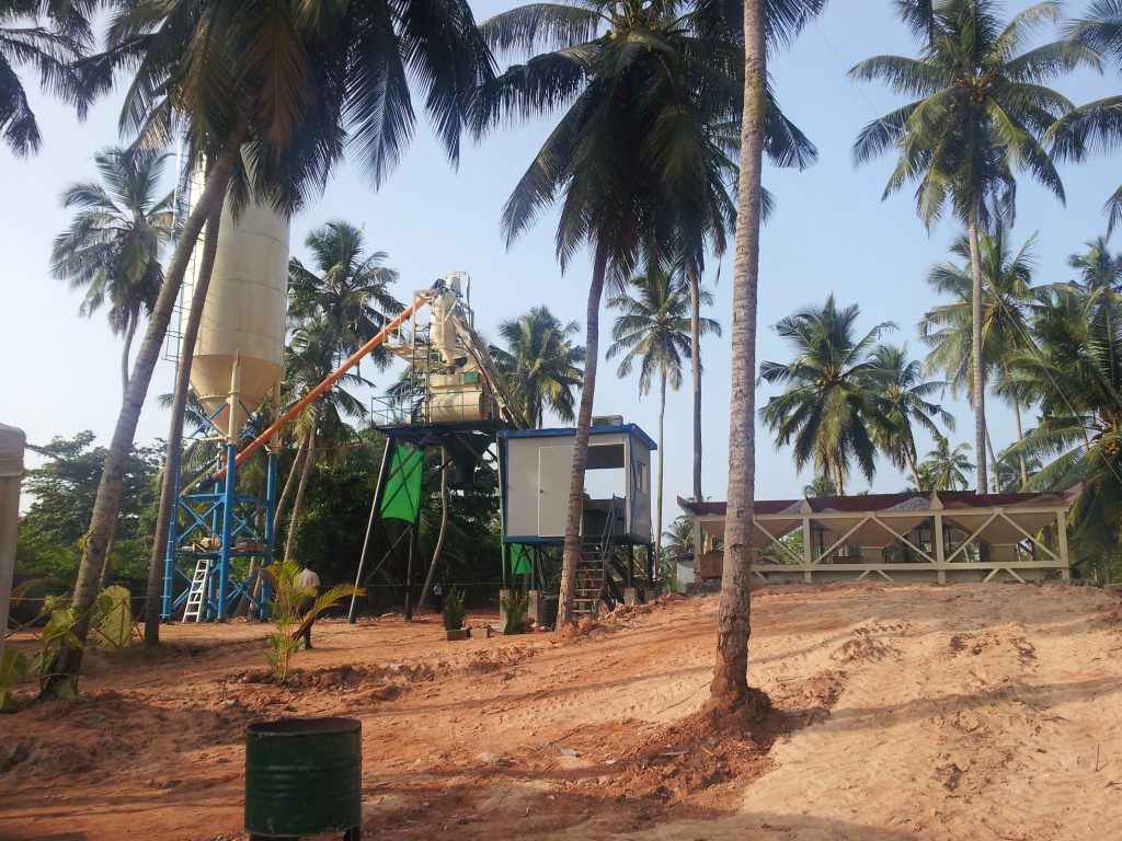 small concrete mixing plant