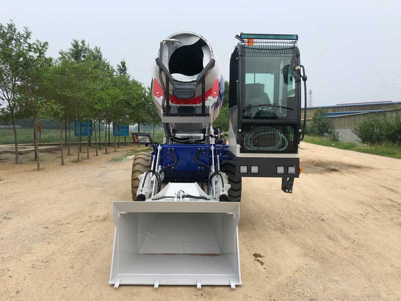 2.6 cbm self loading mixer truck for road paving in Morocco