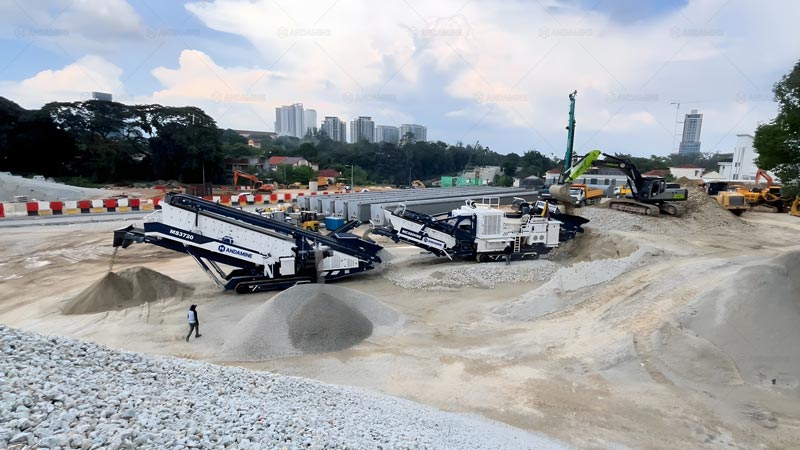 Mobile Track Mounted Stone Crushers for Road Construction